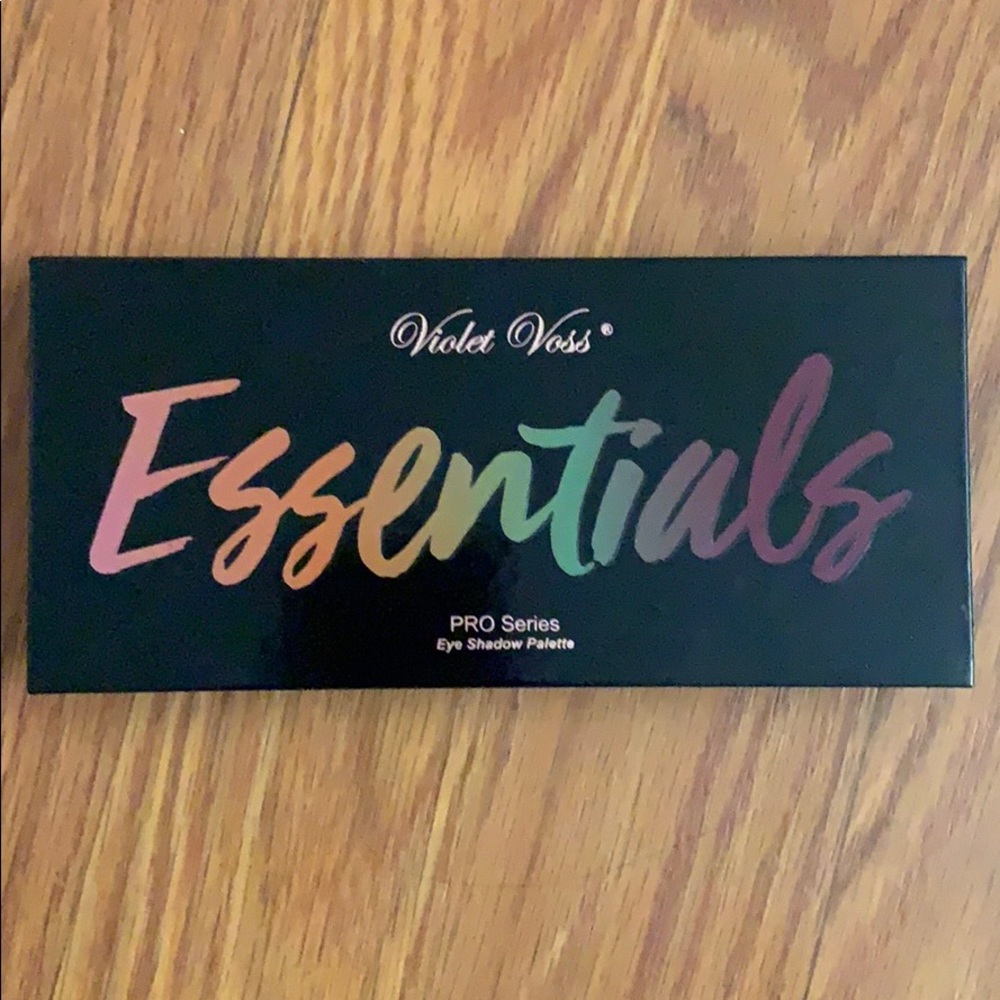 Violet Voss Essentials eyeshadow Palette